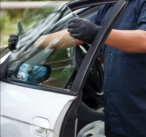 24 hour auto glass repair.